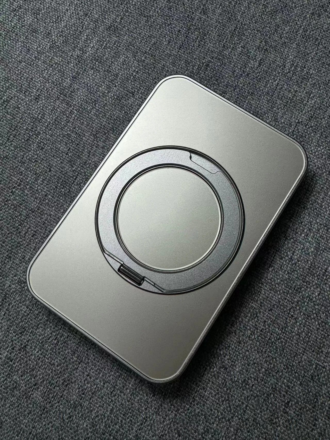 XE - wireless Power bank Magsafe Support 10000 mAh & 5000 mAh